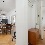Family In Old Mokotow With Children's By Renters شقة *