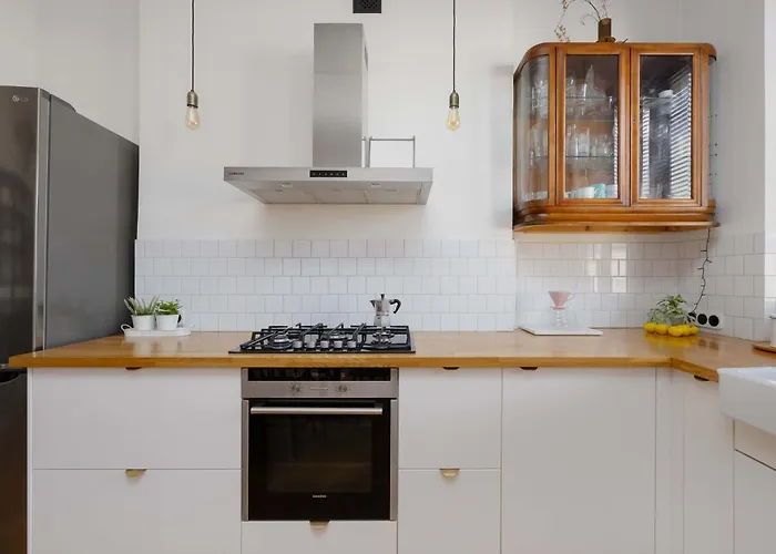 Family In Old Mokotow With Children's By Renters Warsaw